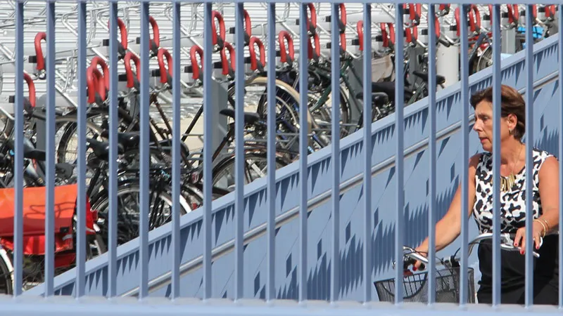 drguexl9ob5bj5vsfu37sempw fietsenstalling ns klaar 0