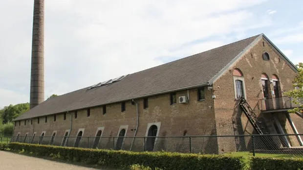 dszyjtw0svdxtfcw1e5zuioxd plinthos daniken 16 9