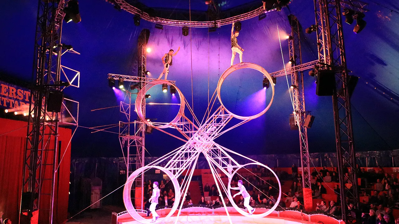 dubbel rad des doods gerlings kerstcircus freiwald 1
