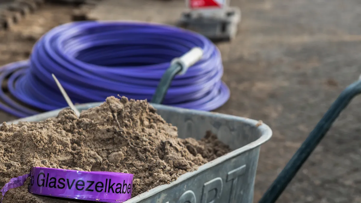 e fiber aanleg glasvezelkabel