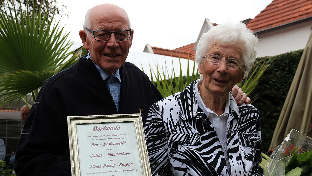 e0twlmkcr1ayg1oz7z9ur8slw snippe erebestuurslid guliks mannenkoor