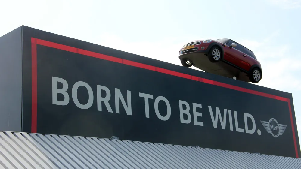 e5y65a618t935sbu38o69sbxf mini vdl medcar born to be wild 16 9