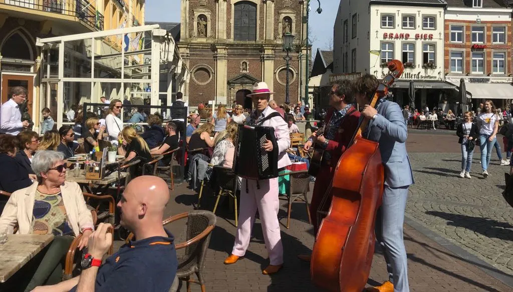 eerste warme dag 7 april 2018 markt sittard