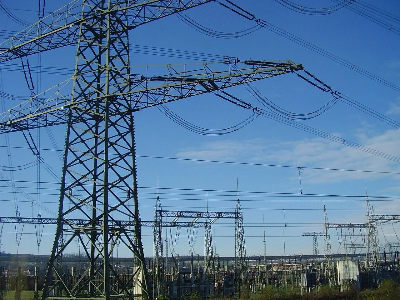 electricity 559207 1280 hoogspanningsmasten cc0 pixabay