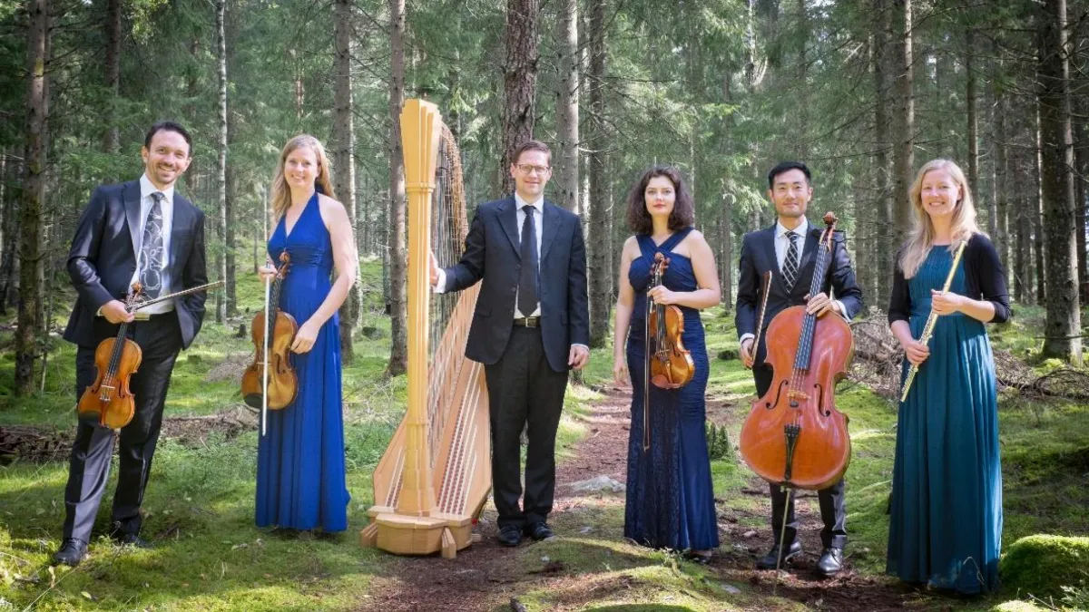 ensemble caplet foto jun sasaki