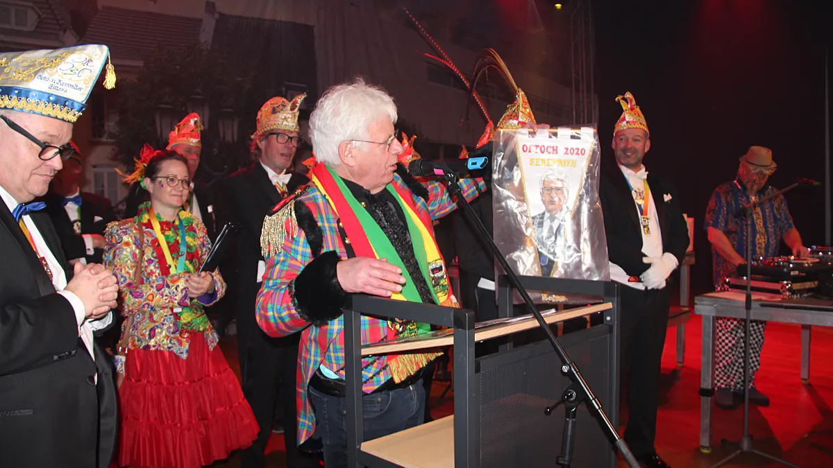 erewimpel voor sjraar cox