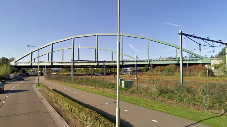 evfz1xdmdolsmds4rb6hily7m boogbrug over spoor a2 bij beek