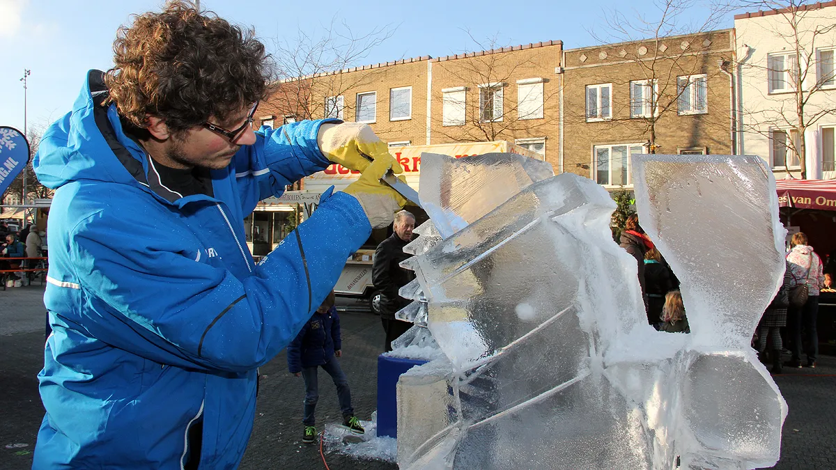 evrosxo9iiugohhtjn0z2zpap ice carving 01