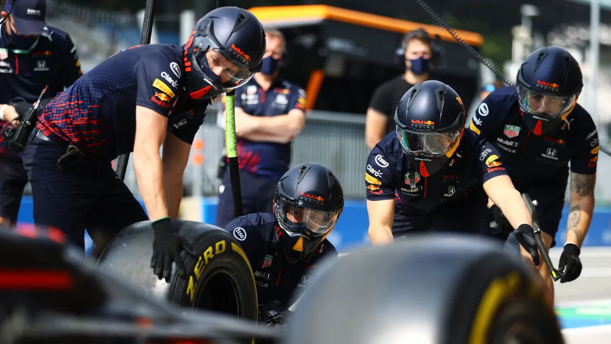 f1 monza fp1 pit stop drill red bull
