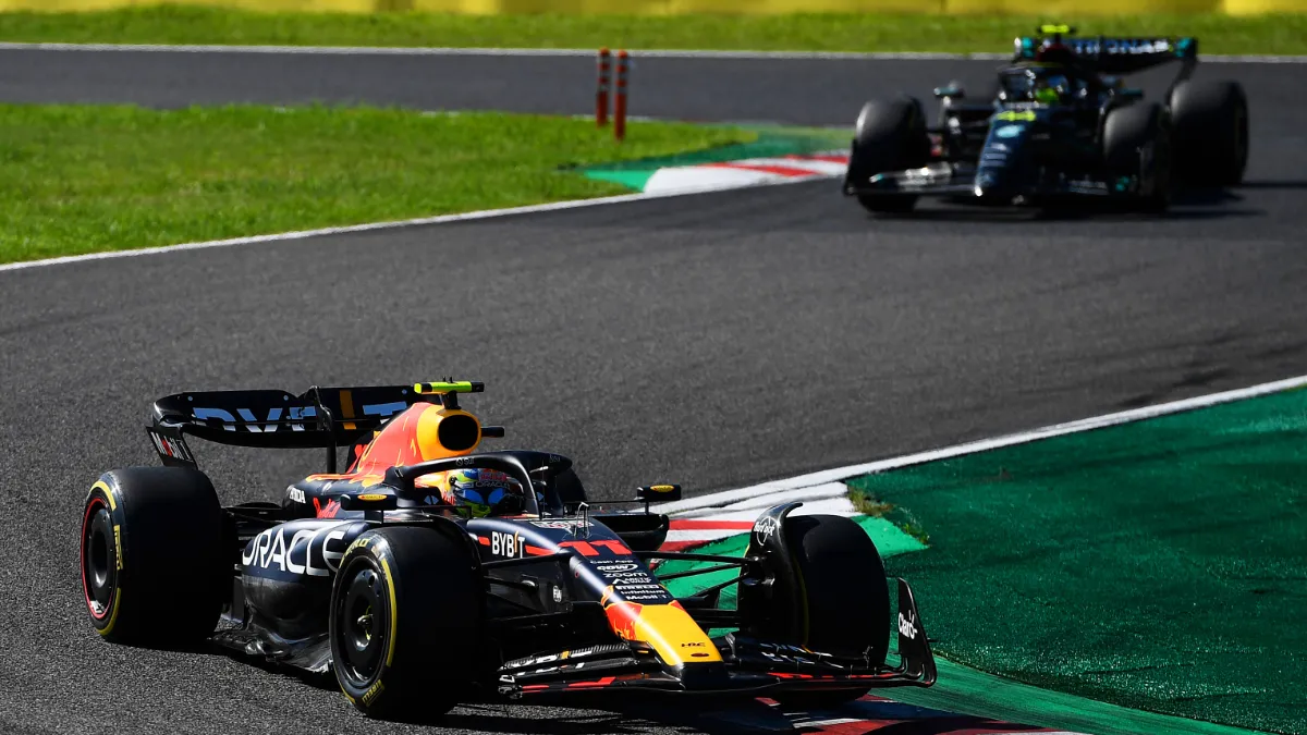 f1gp17 sergio perez rijdt voor lewis hamilton