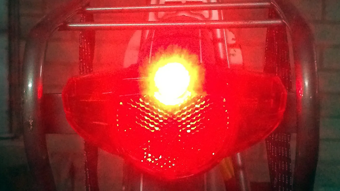 f1se3xaaiqpkwry6lyz590x93 achterlicht fiets