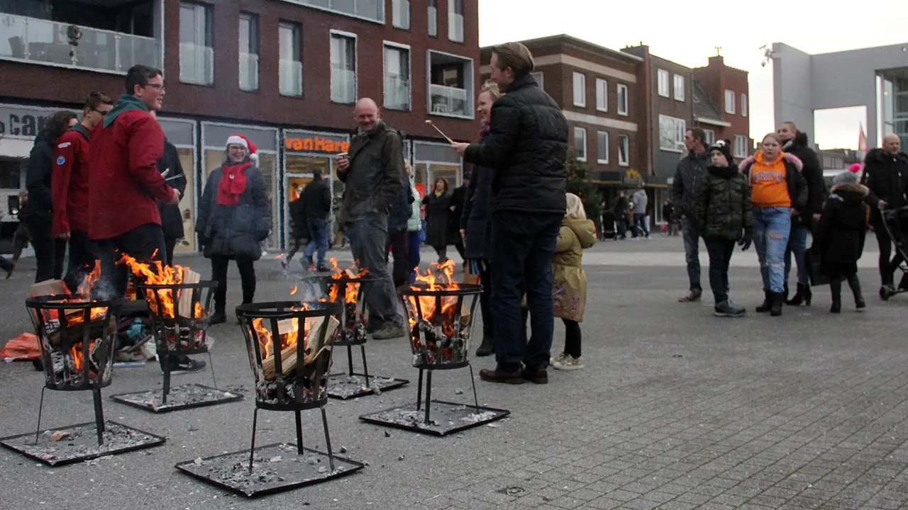 fabelachtig geleen vuurkorven op de markt