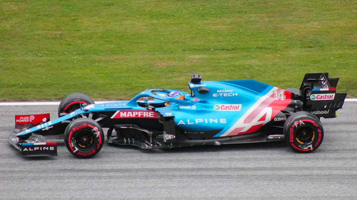 fernando alonso in renault alpine