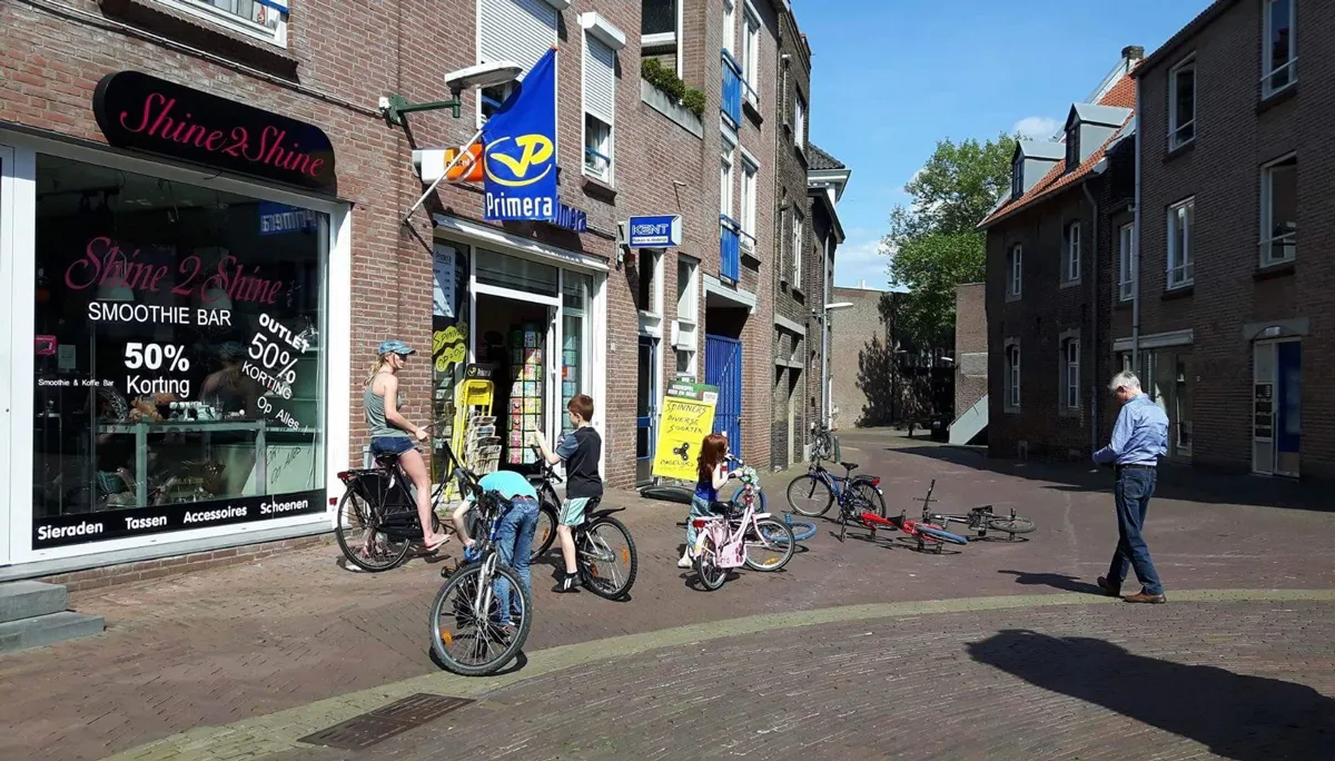fidget spinner primera fietsen op straat