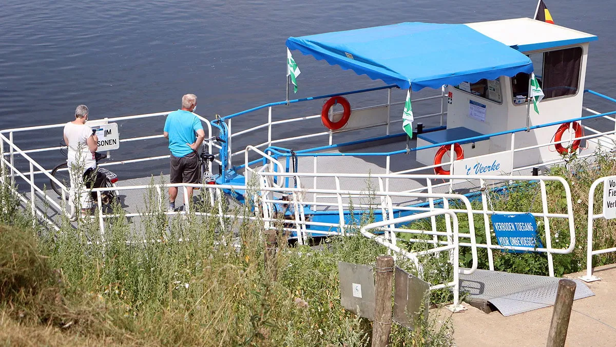 fiets en voetveer t veerke grevenbicht