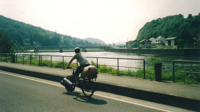 fietsen langs de belgische maas