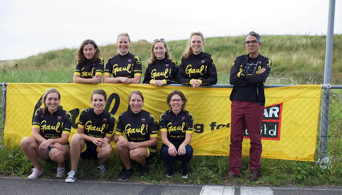 fietsen met gaul voor teamup war child