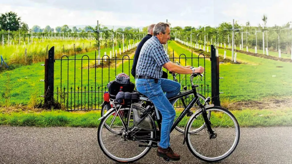 fietsen op de pedalen kom in beweging