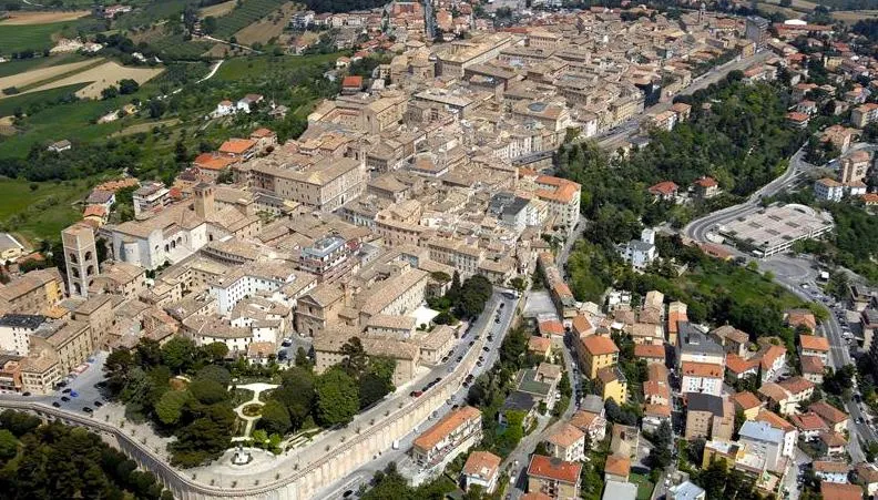 finishplaats 11e etappe giro 2018 osimo