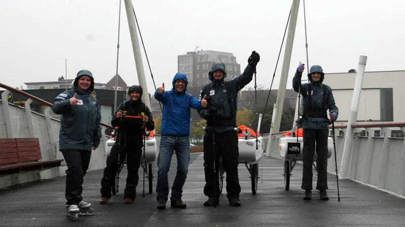 fndzgtk8usa9zwqdrv4ie4lwa lopen voor geluk in de regen meeskeleren voor expeditie geluk