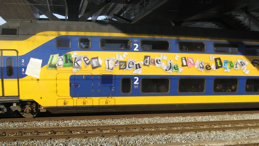 fw6nw3h0mwz6fxnjd4cqc00v4 lekker lezen doe je in de trein bas blinksma cc by 2