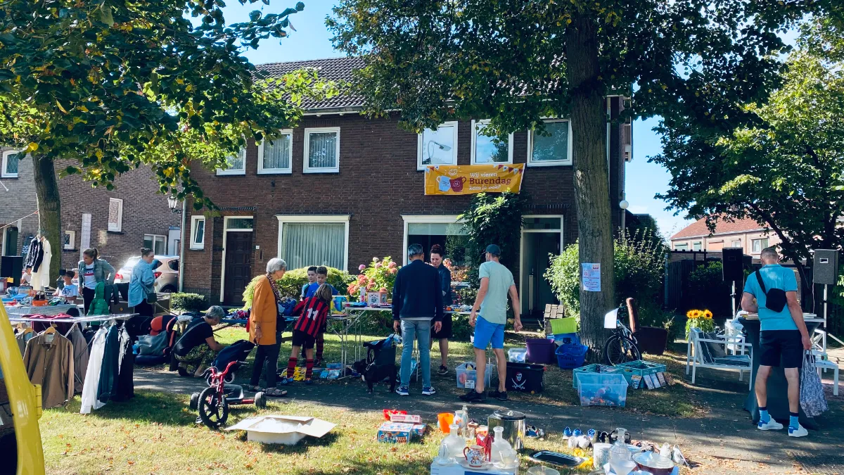 garagesale burendag geleen zuid en kluis 2010925