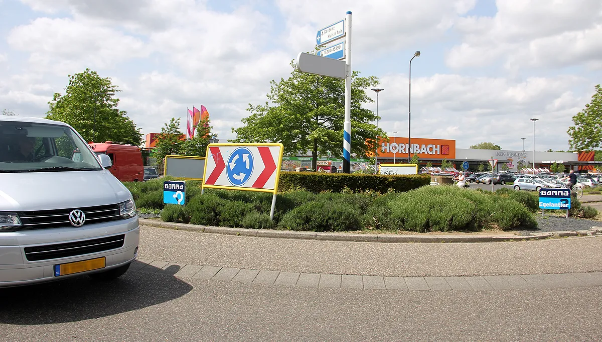 gardenz rotonde bij hornbach