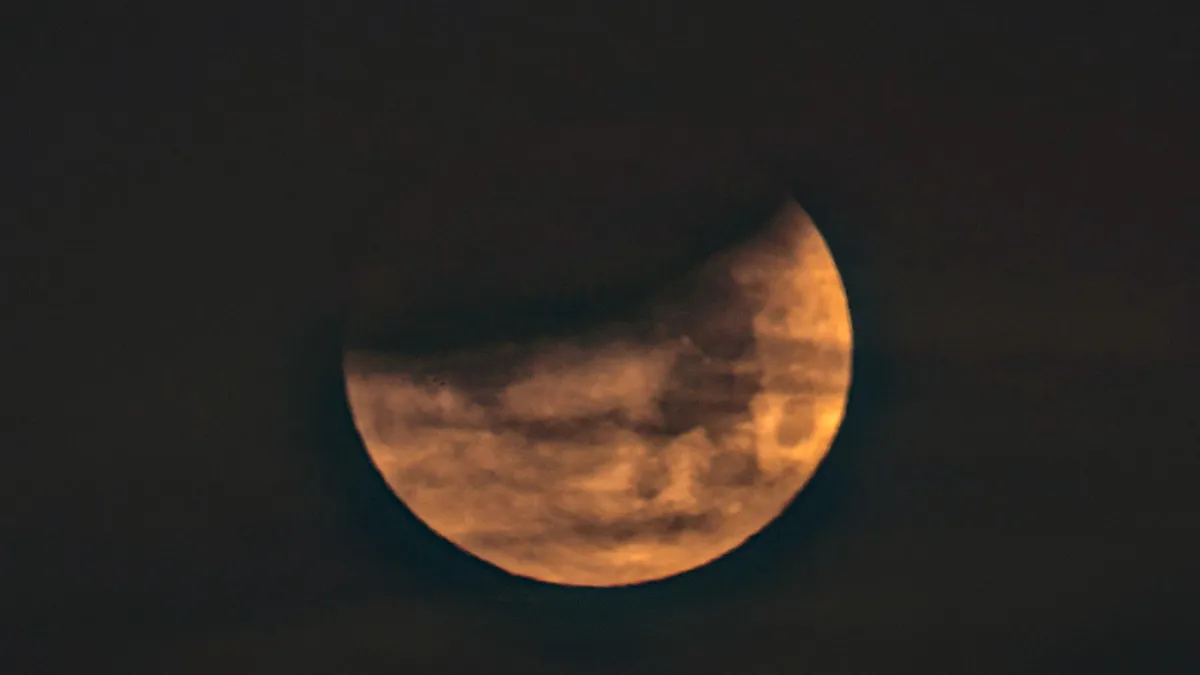 gedeeltelijk maansverduistering verbeterd