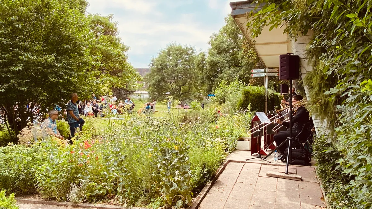 geheime tuinen festival 2022 luisteren 2 naar big band see sharp agnetentuin