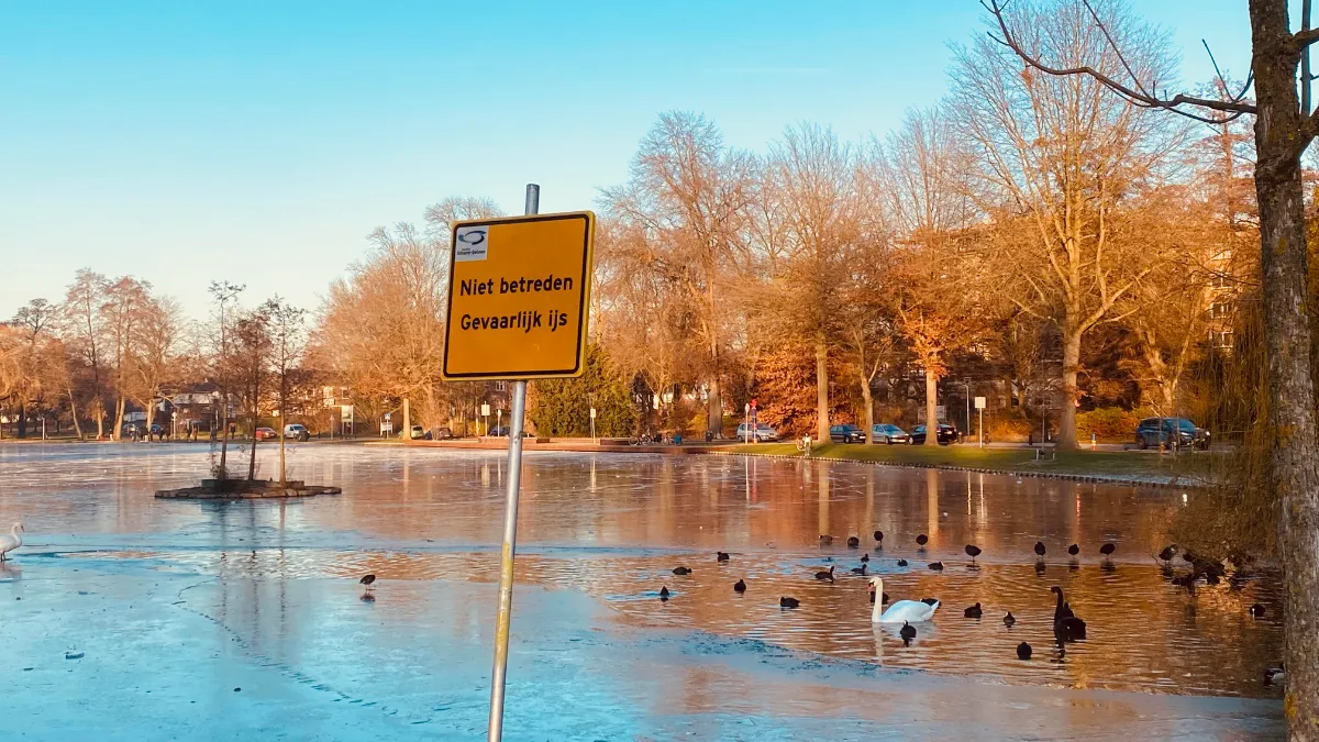 gevaarlijk ijs roeivijver sittard 2022 1
