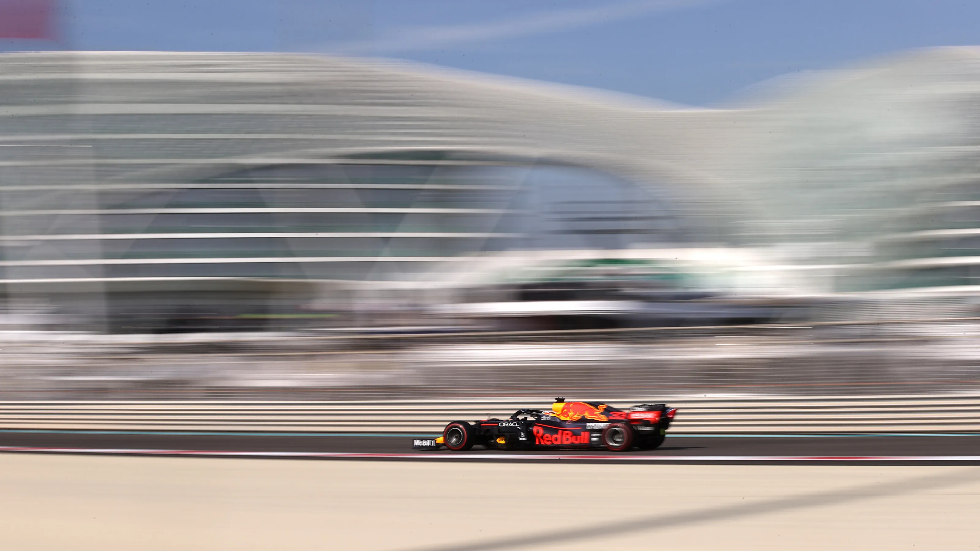 gp vae abu dhabi red bull max verstappen fp1 3