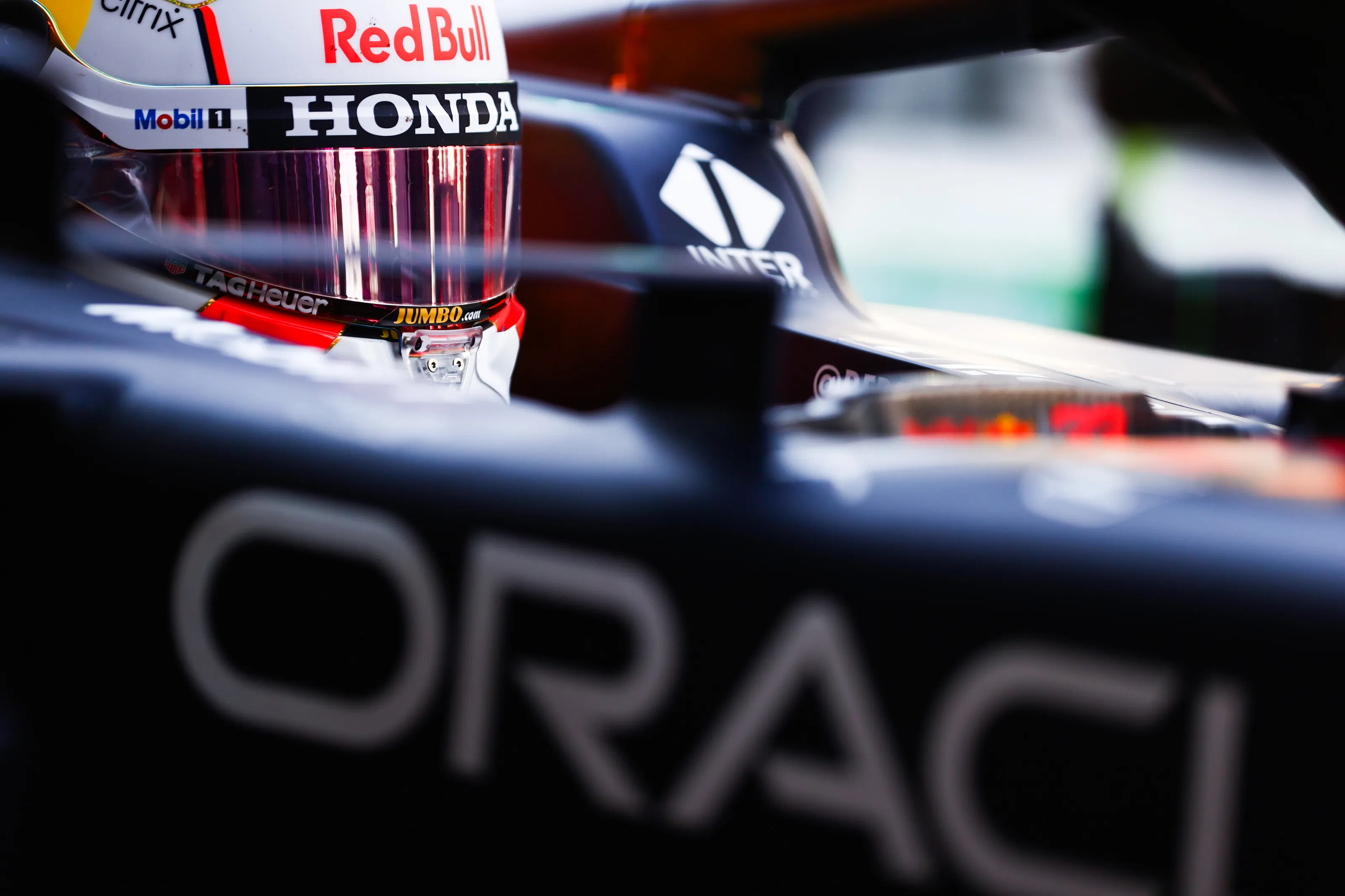 gp vae abu dhabi red bull max verstappen fp2 2