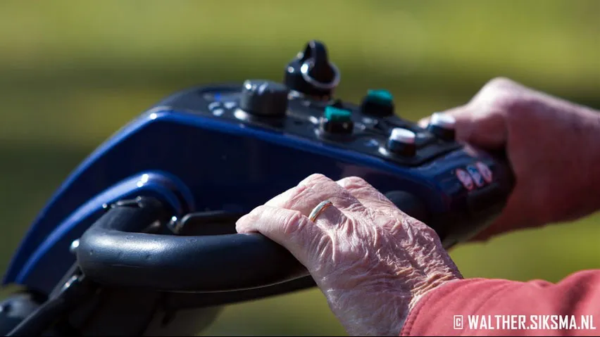 gq7rp7ca3l1ymhyjxh0kv4938 erop uit met de scootmobiel 2