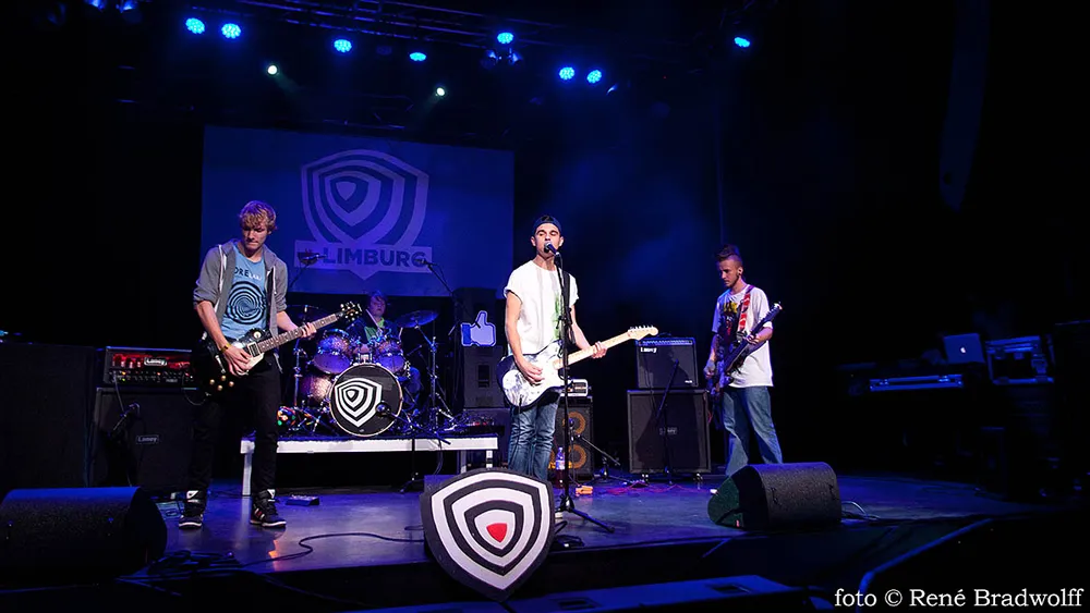 gr15khoh96cbl2xw5mmhjj21n kunstbendefoto door rene bradwolff