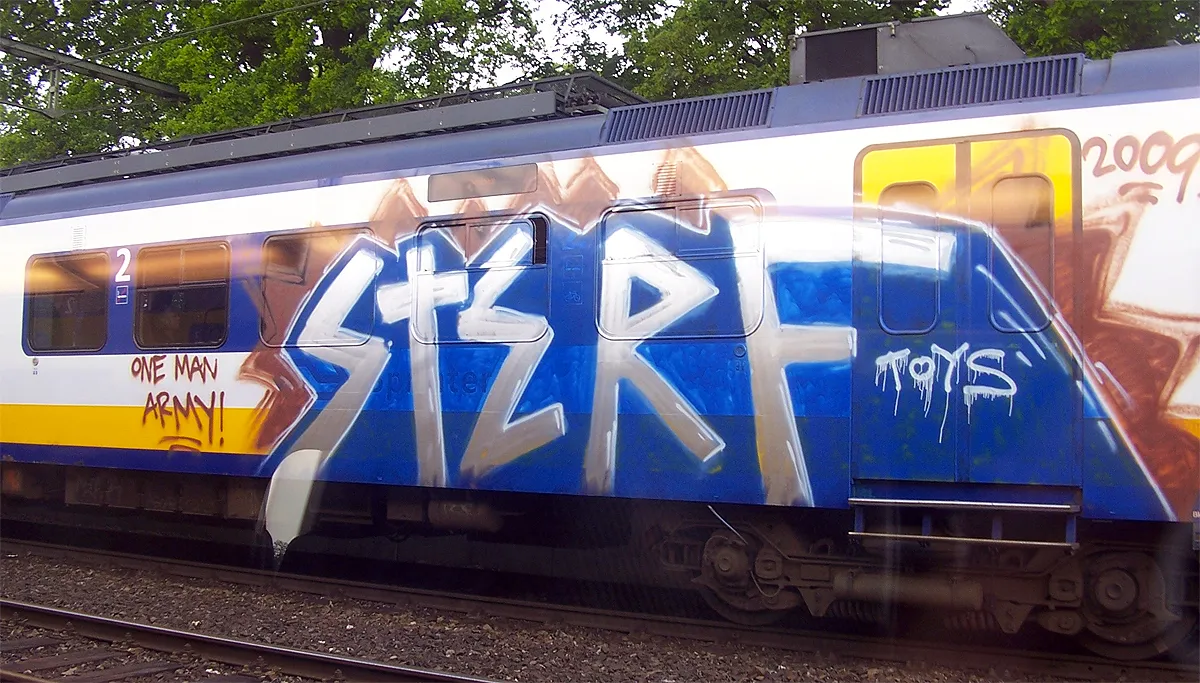 graffiti op treinstel