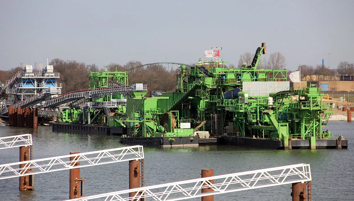 grindverwerkingsinstallatie in werkhaven trierveld