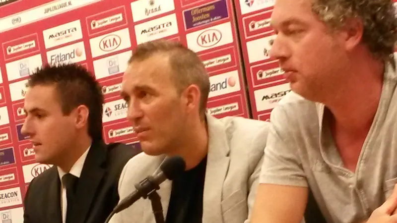 h2h8lfgtrm5yb6xvf90axx4c0 persconferentie fernando ricksen voor erewedstrijd