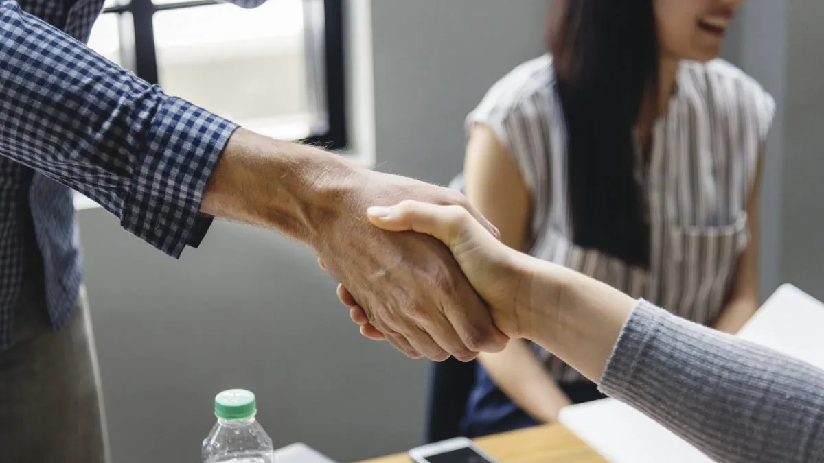 hand shake contract cc0 via pxhere