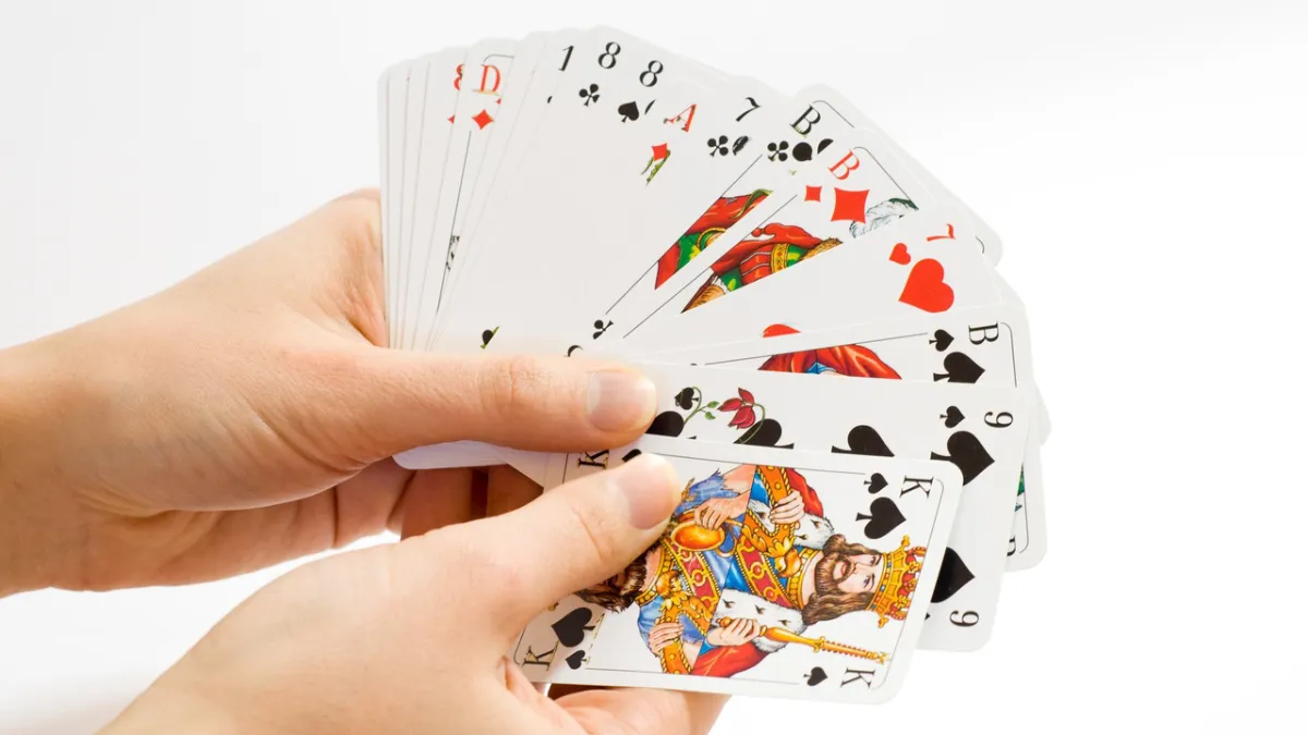 hand speelkaarten cc0 pxhere