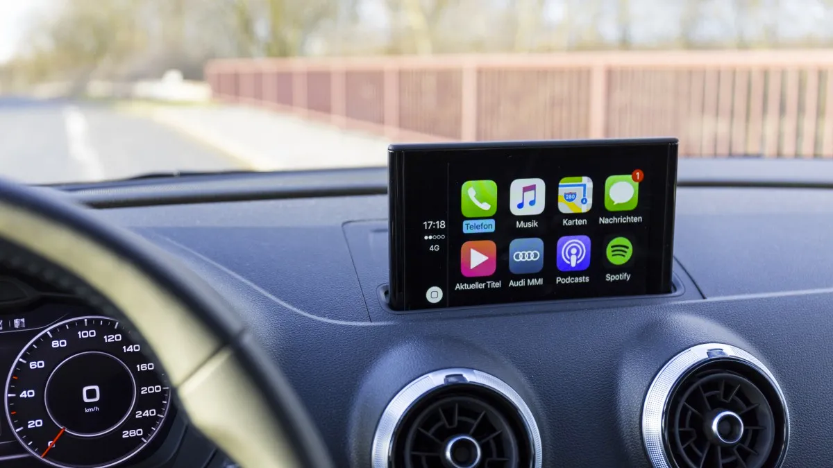 handsfree bediening telefoon in auto