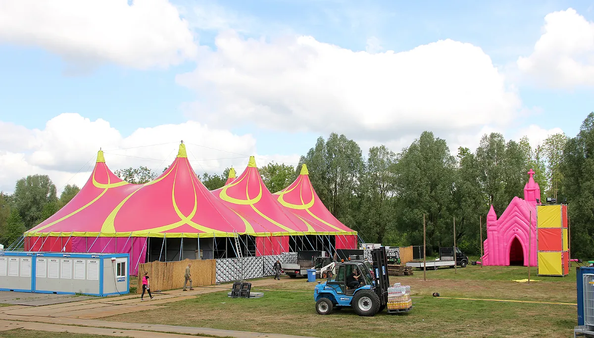 hardstyle tent