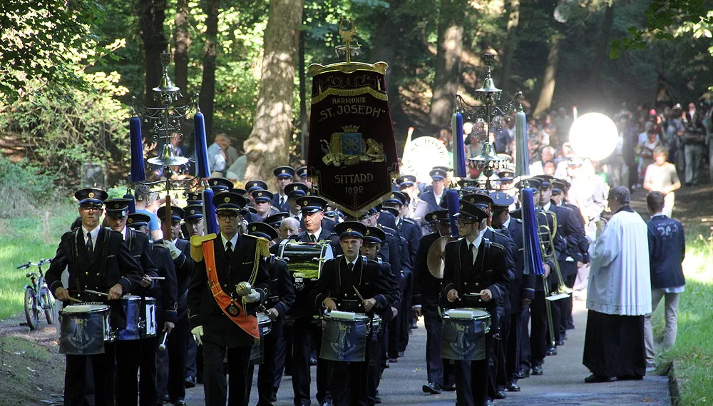 harmonie sint joseph met 52 jarig vaandel