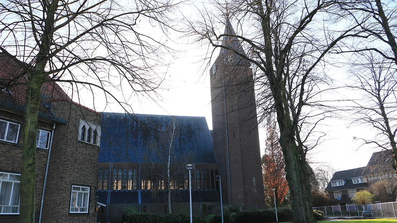 heilig hartkerk overhoven in winter