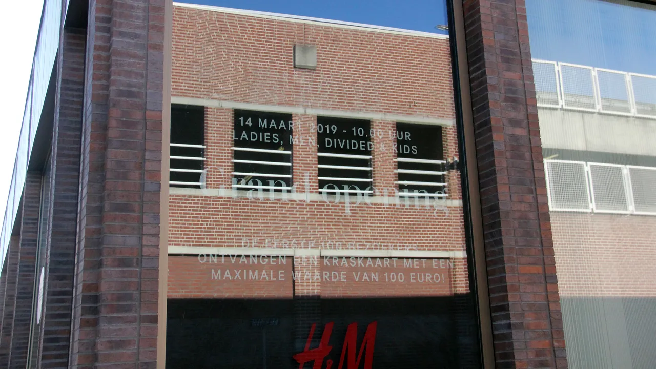 henm grand opening