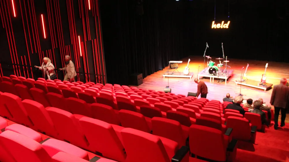 heropening schouwburg nieuwe platte zaal laagland