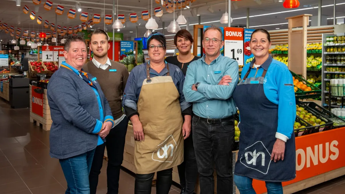 het winkelteam van albert heijn grevenbicht foto albert heijn dirk brand