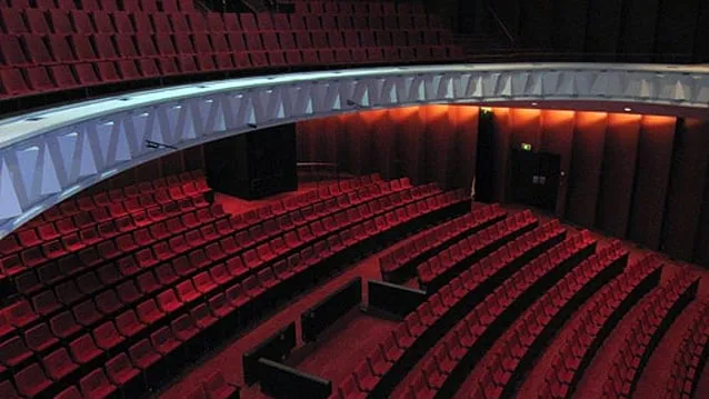 hwn84wmwphnpqvol6q7wkp4nl vernieuwd zaal stadsschouwburg