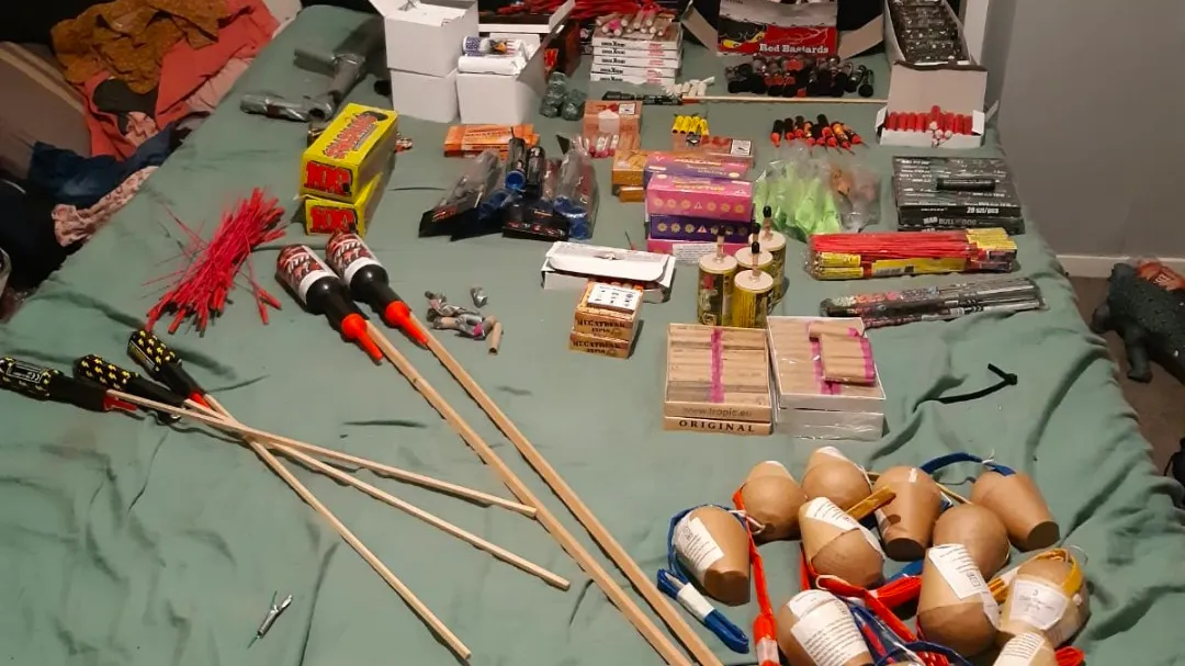 in beslag genomen illegaal vuurwerk