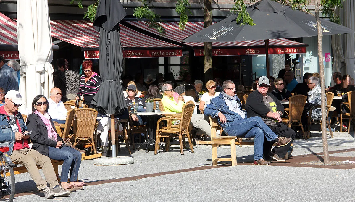 in het zonnetje op de markt in geleen op 27 september 2015