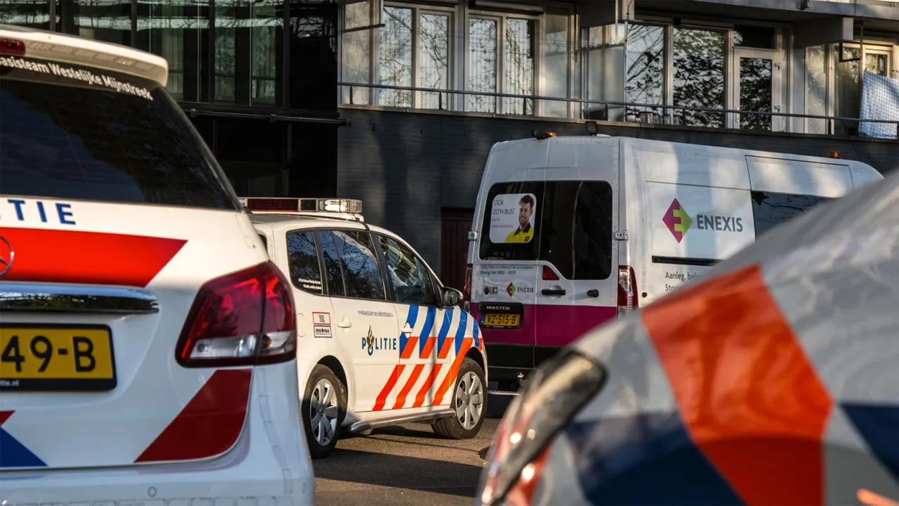 instap politie eisenhowerstraat foto bjorn de hoog